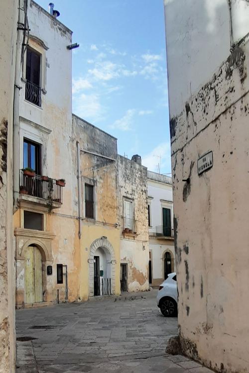 Vignola Courtyard - Vignola Streat