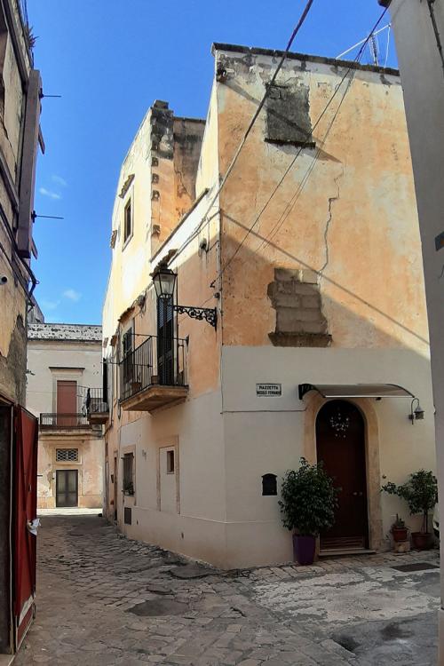 Courtyard – Nicolò Ferrando Street